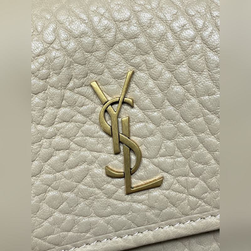 奶茶 YSL 新款 Mini 大象紋niki，有點好看 經典又百搭！全新的複古銀