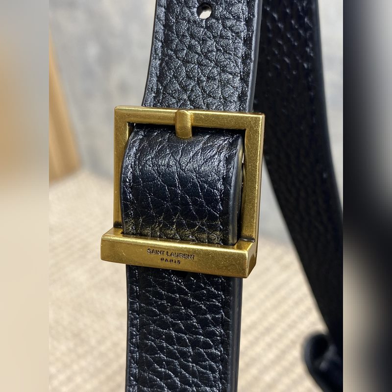 YSL秋冬聖羅蘭新款PARIS Vll水桶包，皮革好高級，手感好舒服 抽繩開合手