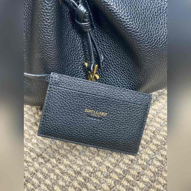 YSL秋冬聖羅蘭新款PARIS Vll水桶包，皮革好高級，手感好舒服 抽繩開合手