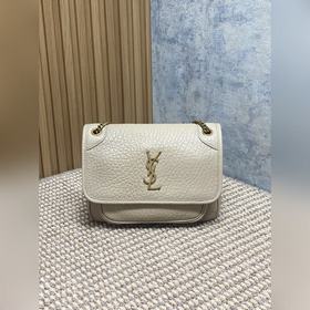 奶茶色 YSL 新款 niki，有點好看 經典又百搭！全新的複古銀鍊條 皮質手感