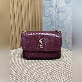 Niki的火爆已鋪滿各大時尚平臺，網紅明星齊背 最新皮料，皮面有皮本身帶來的皮筋