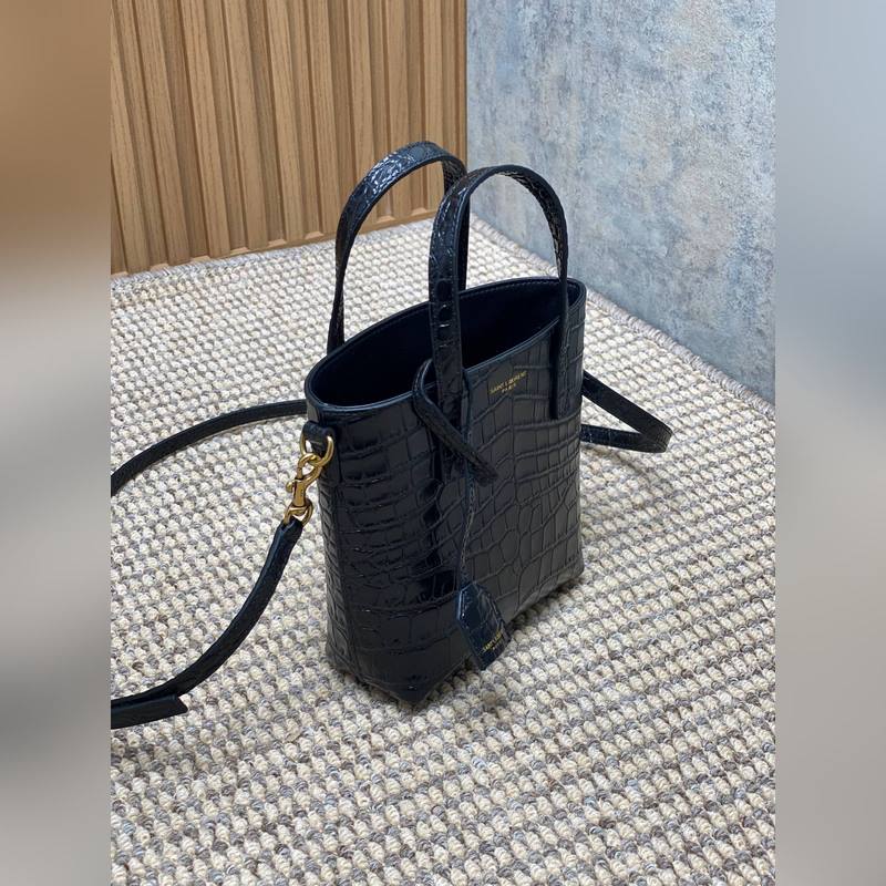 YSL新款mini 鱷魚紋迷你小托特 肩帶可調節，適合身高範圍大，鱷魚紋耐受抗壓