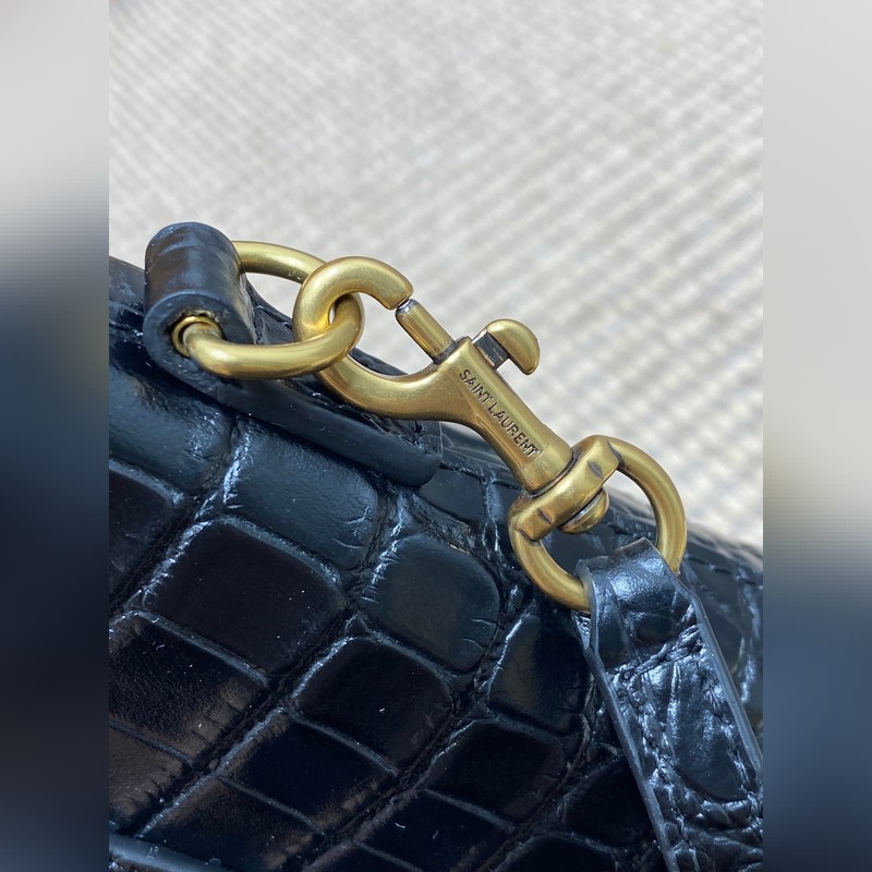 YSL新款mini 鱷魚紋迷你小托特 肩帶可調節，適合身高範圍大，鱷魚紋耐受抗壓