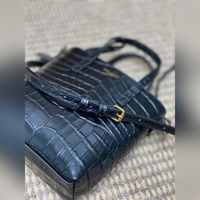 YSL新款mini 鱷魚紋迷你小托特 肩帶可調節，適合身高範圍大，鱷魚紋耐受抗壓