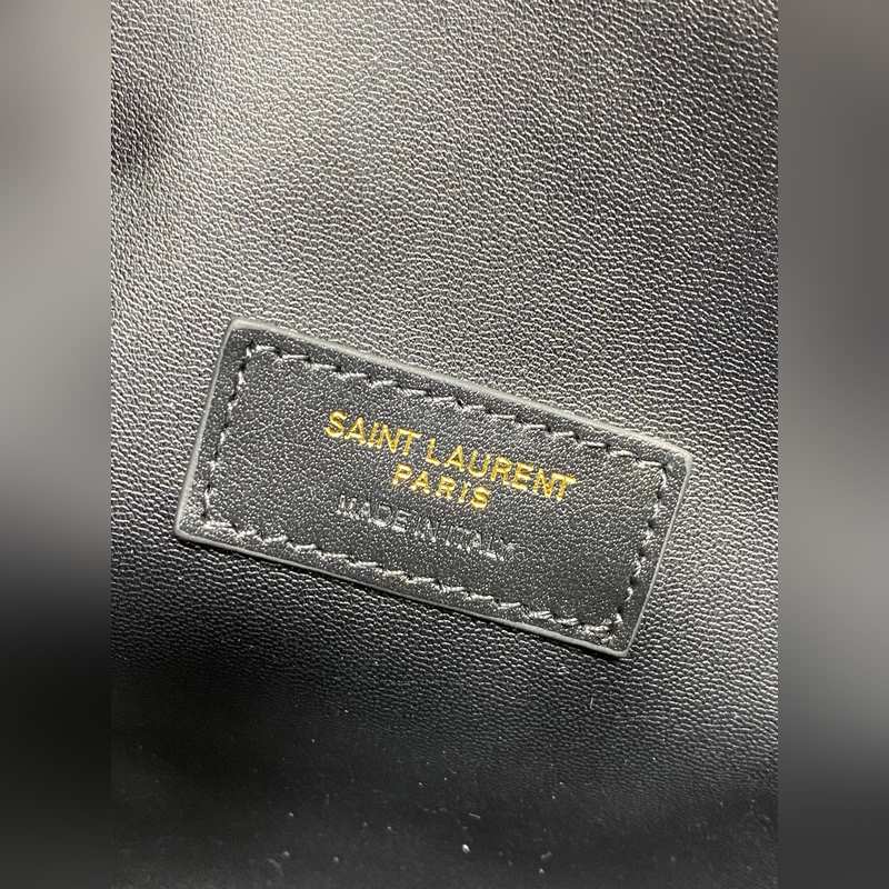 YSL新款mini 鱷魚紋迷你小托特 肩帶可調節，適合身高範圍大，鱷魚紋耐受抗壓