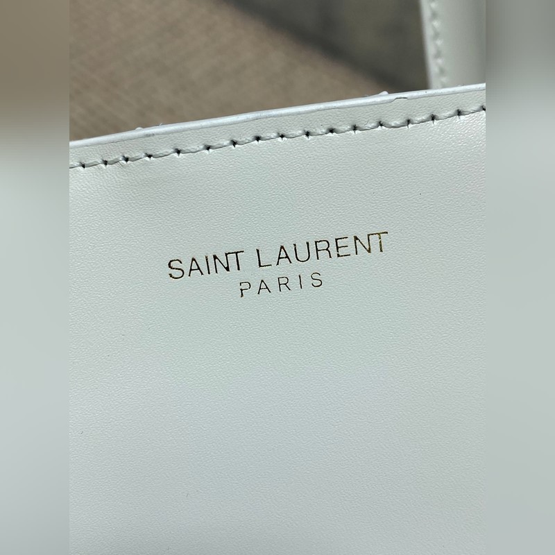 YSL新款mini 光面皮小托特 肩帶可調(diào)節(jié)，緊緻乖巧的外觀，適合搭配各種造型，