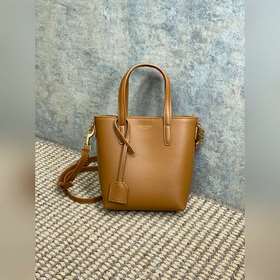 YSL新款mini 光面皮小托特 肩帶可調節，緊緻乖巧的外觀，適合搭配各種造型，