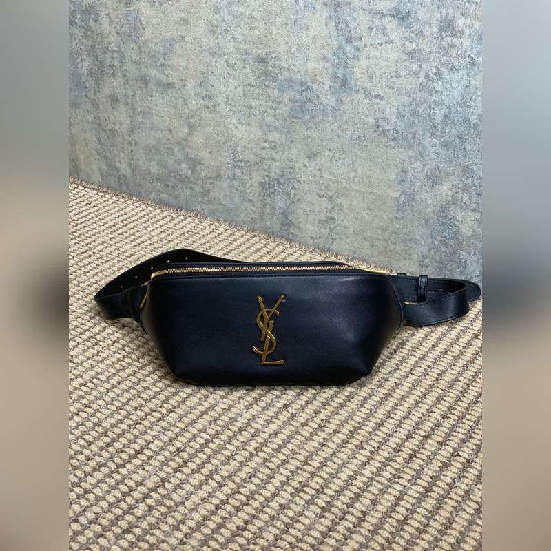 YSL classic腰包男女都可背拉鍊式開合腰包，經典標志性logo，包內有卡