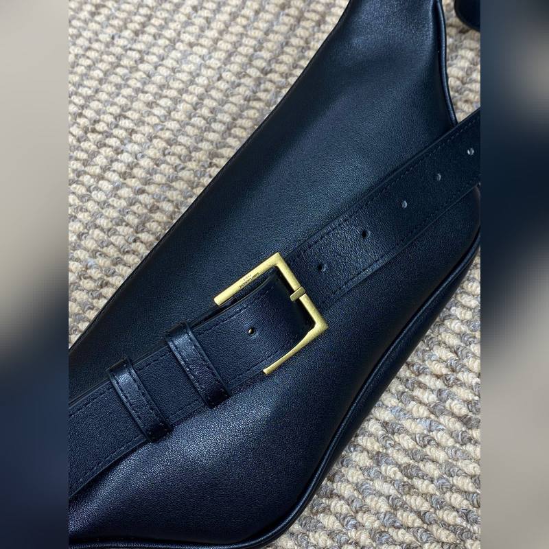 YSL classic腰包男女都可背拉鍊式開合腰包，經典標志性logo，包內有卡