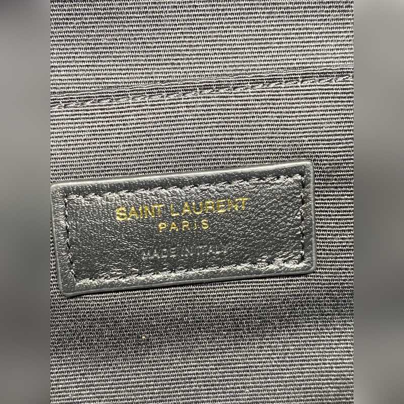 YSL classic腰包男女都可背拉鍊式開合腰包，經典標志性logo，包內有卡