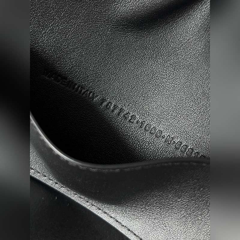 Balenciaga2024SS 酷裡酷氣的一款錢包 無機票錢夾款更適合日常使用