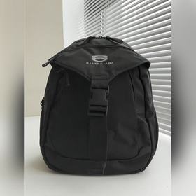 Balenciaga 巴黎世家 UNITY 中號 尼龍雙肩包 背包 正面飾以un