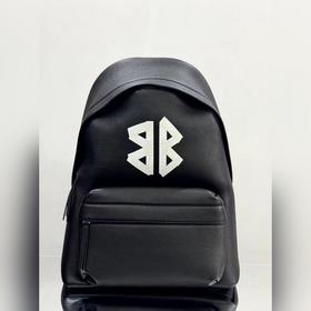 Balenciaga everyday背包，雙肩包 在層出不窮的新款中 巴黎世家