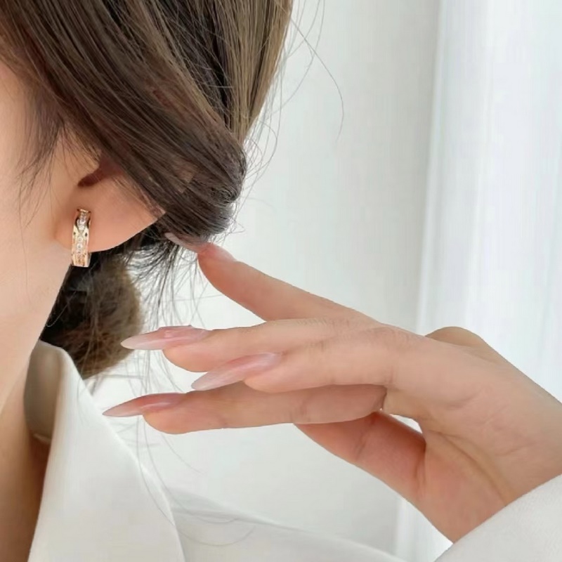 [原單對版] (配全套包裝) 寶格麗新款一排鑽耳環 顔色 黃金 玫瑰金 白金