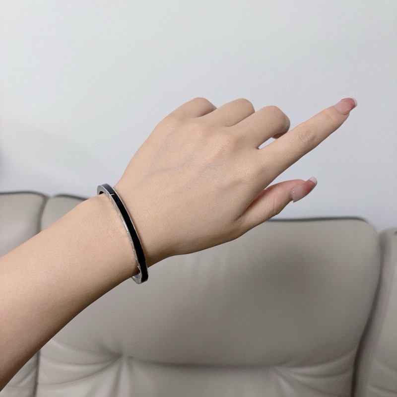[原單對版](配專櫃對版) 寶格麗BVLGARI高品質中性款開口手鐲，非常百搭的