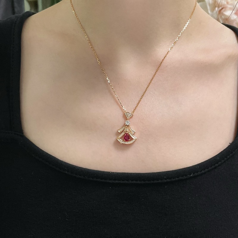 [原單對(duì)版] (配全套包裝) 寶格麗紅扇形裙子項(xiàng)鍊