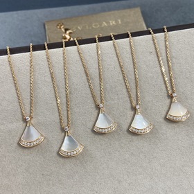 [原單對版] (配全套包裝) [寶格麗 高級貝母下擺鑽扇形裙子項鍊]Divas