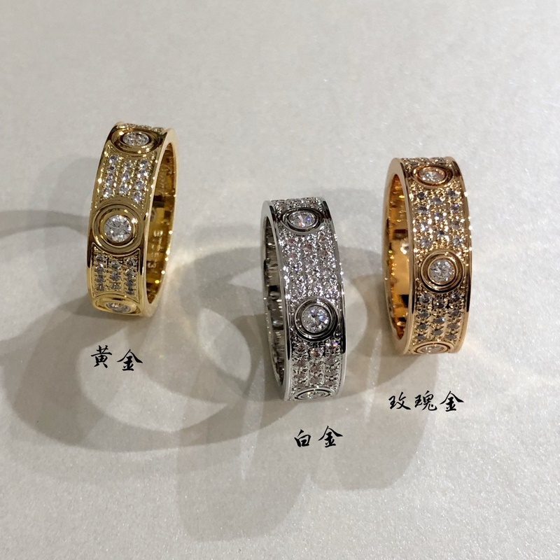 [原單對版] (配全套包裝) 老卡家經(jīng)典love滿天星寬版主鑽戒指，這款太火爆