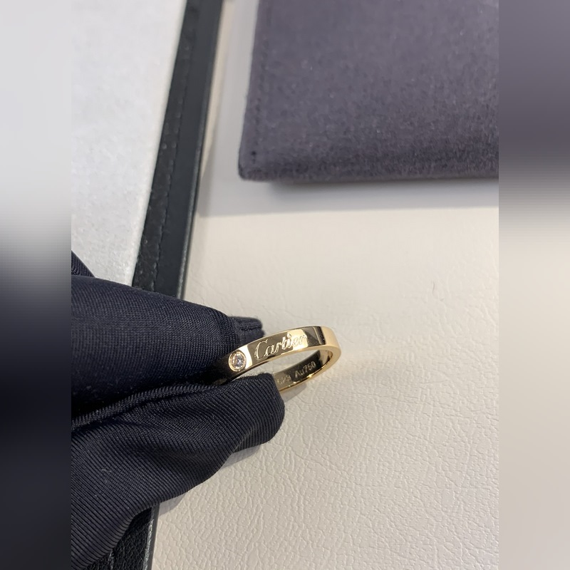 [原單對(duì)版] (配全套包裝) 卡地亞 Cartier單鑽字母戒指 完美CNC精