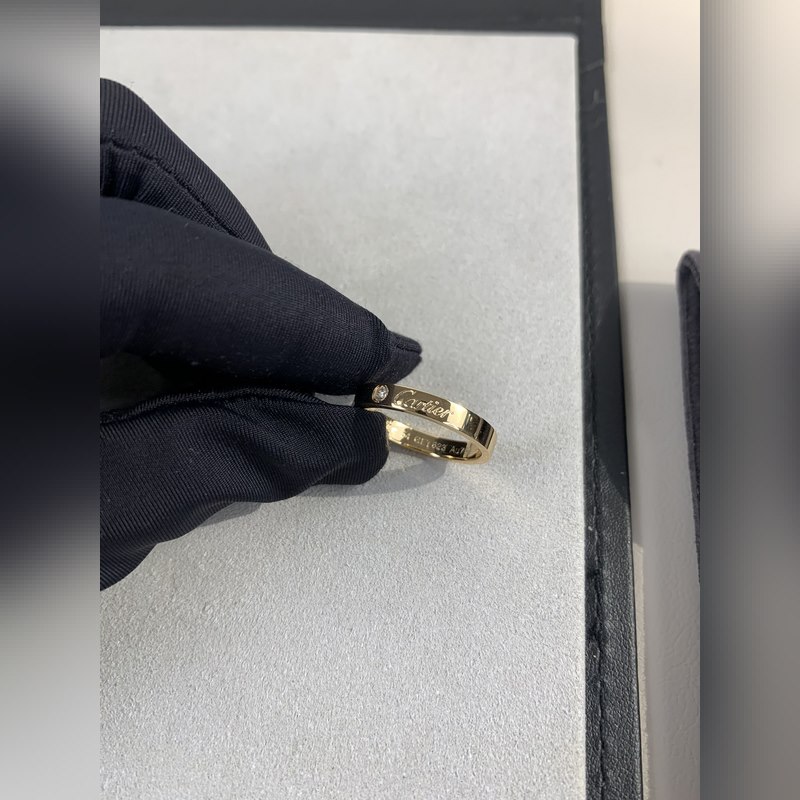 [原單對(duì)版] (配全套包裝) 卡地亞 Cartier單鑽字母戒指 完美CNC精