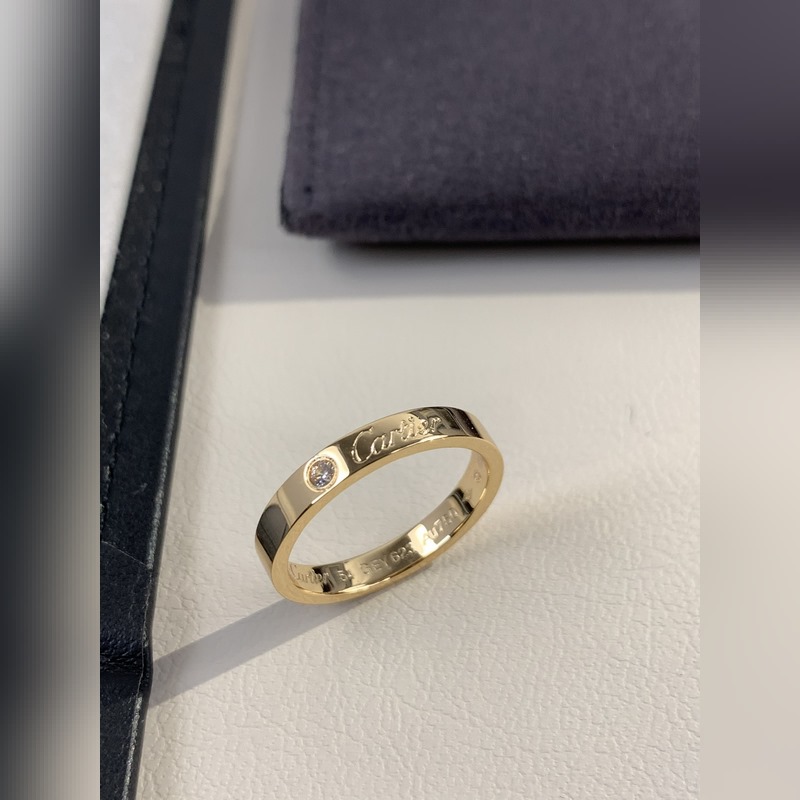 [原單對(duì)版] (配全套包裝) 卡地亞 Cartier單鑽字母戒指 完美CNC精