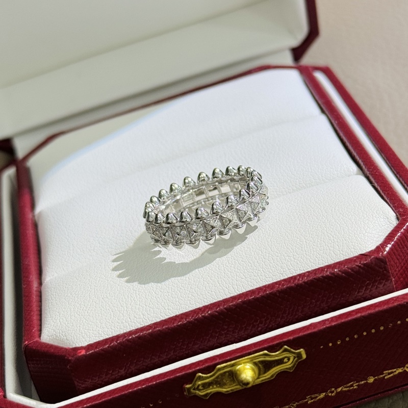 (配全套包裝) 卡地亞 Cartier鉚釘 子彈頭帶鑽戒指 最受歡迎的一 非常個