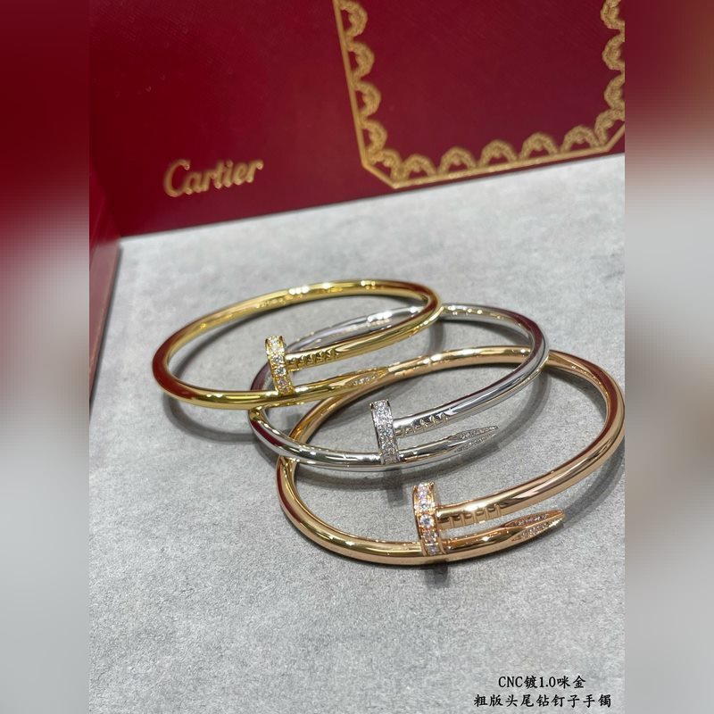 [原單對版] (配全套包裝) 卡地亞 Cartier粗版頭尾鑽釘子手鐲