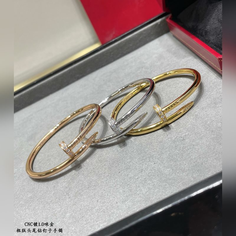 [原單對版] (配全套包裝) 卡地亞 Cartier粗版頭尾鑽釘子手鐲