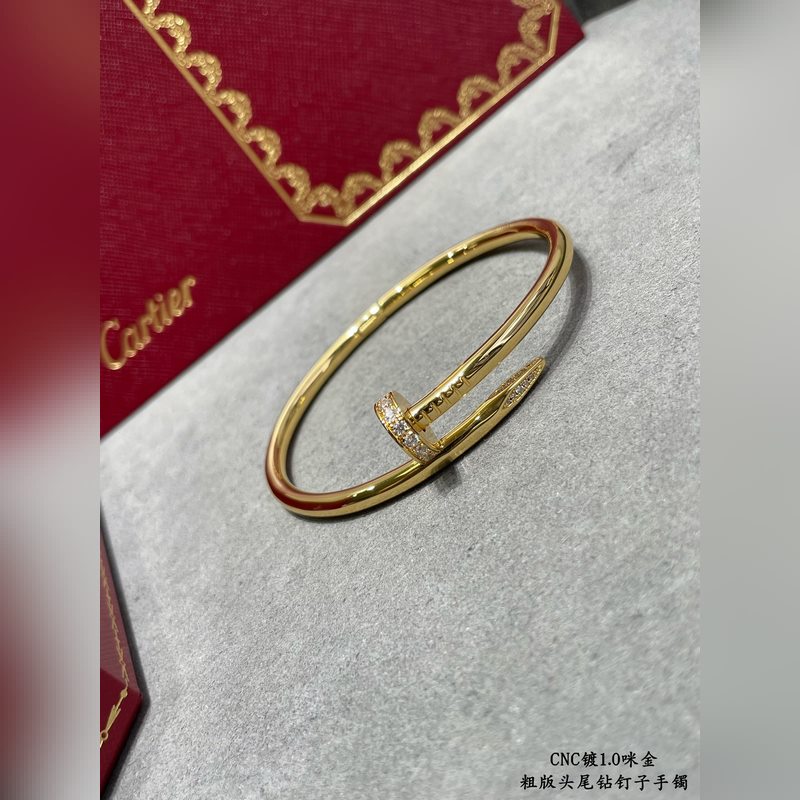 [原單對版] (配全套包裝) 卡地亞 Cartier粗版頭尾鑽釘子手鐲
