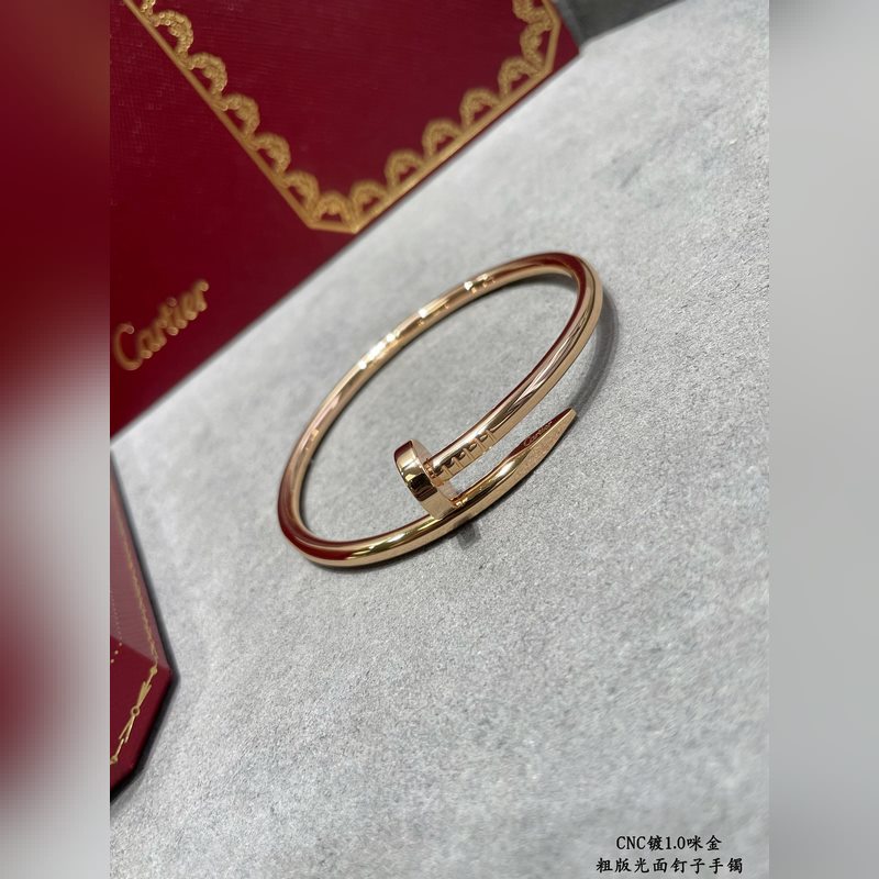 [原單對版] (配全套包裝) 卡地亞 Cartier粗版光面釘子手鐲  C