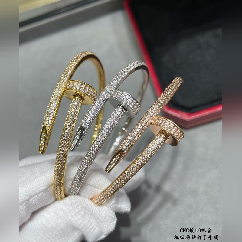 [原單對版] (配全套包裝) 卡地亞 Cartier粗版滿鑽釘子手鐲  C