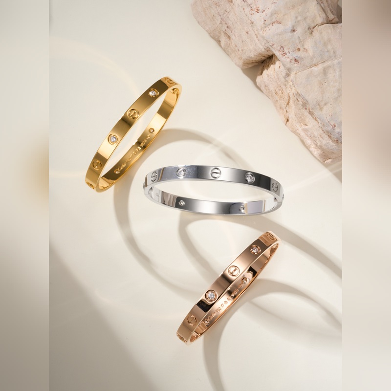 [原單對版] (配全套包裝) 卡地亞 Cartier寬版四鑽手鐲(尺寸16、1