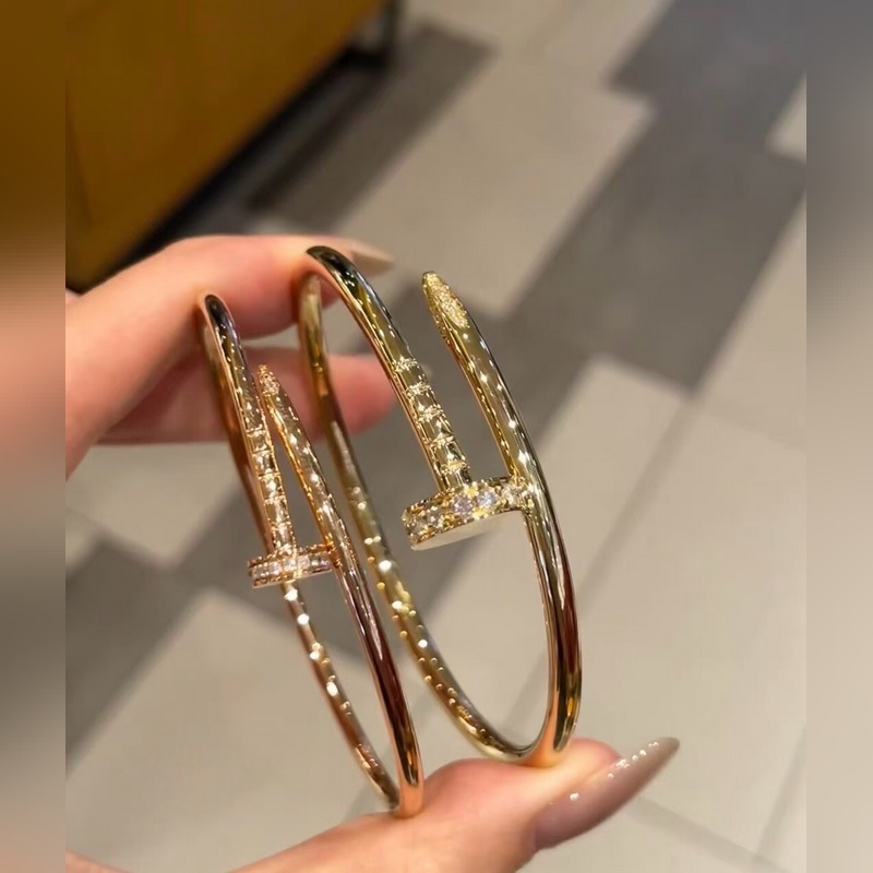 [原單對版] (配全套包裝) 卡地亞 Cartier頭尾鑽釘子手鐲