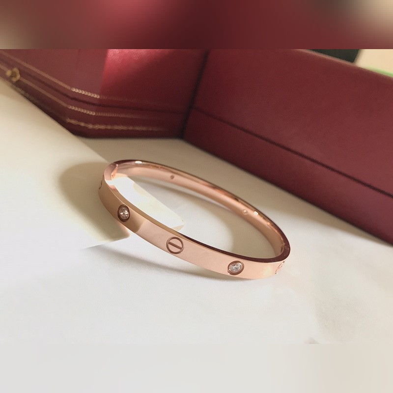 [原單對版] (配全套包裝) 現貨 (卡地亞 Cartier玫瑰金四鑽手鐲)C