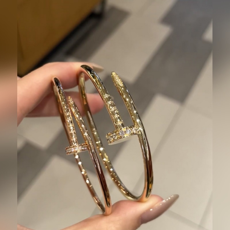 [原單對(duì)版] (配全套包裝) 卡地亞 Cartier釘子手鐲