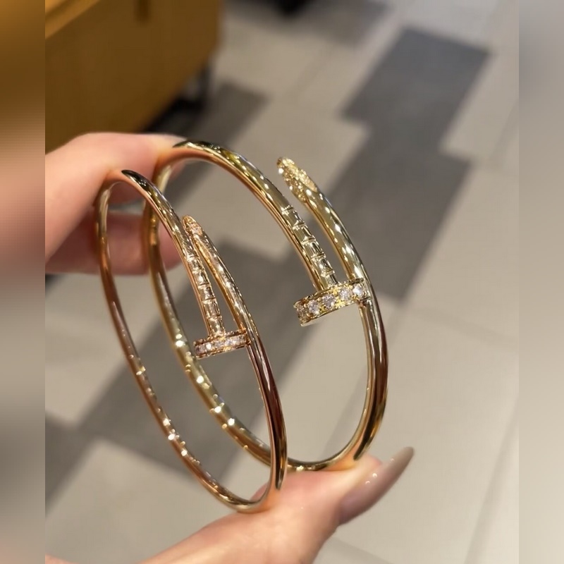 [原單對(duì)版] (配全套包裝) 卡地亞 Cartier釘子手鐲