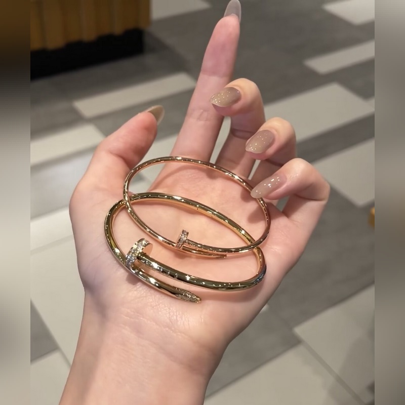 [原單對(duì)版] (配全套包裝) 卡地亞 Cartier釘子手鐲