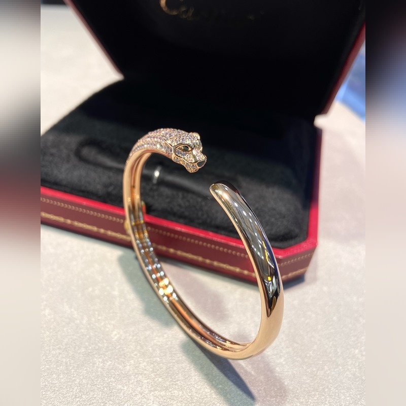 [原單對版] (配全套包裝) 卡地亞 Cartier帶鑽獵豹開口手鐲。。