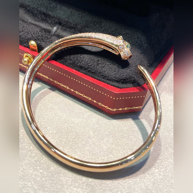 [原單對版] (配全套包裝) 卡地亞 Cartier帶鑽獵豹開口手鐲。。