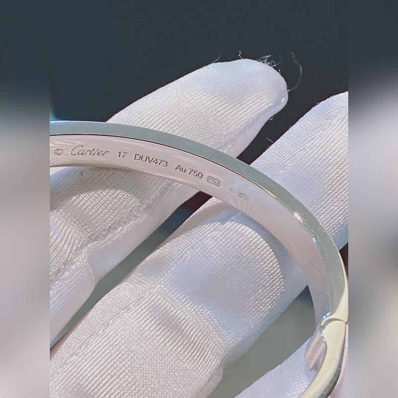 [原單對版] (配全套包裝) 卡地亞 Cartier寬版滿天星手鐲佩戴上手 比較