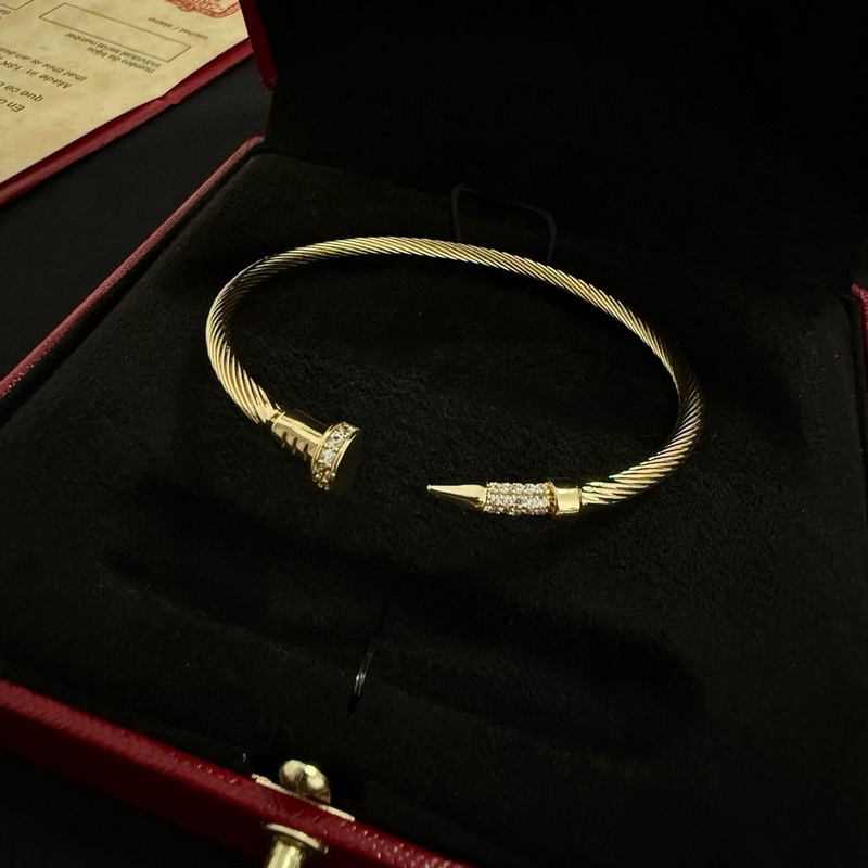 [原單對版] (配全套包裝) 卡地亞 Cartier釘子鑲鑽手鐲 明星網紅同歀