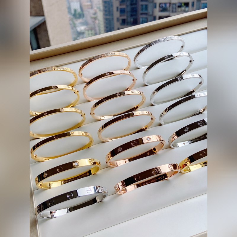 [原單對版] (配全套包裝) 實拍卡地亞 Cartier手鐲~