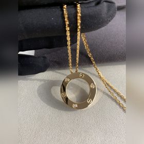 [原單對(duì)版] (配全套包裝) 三鑽大餅項(xiàng)鍊 love系列[色色R]大餅項(xiàng)鍊 很