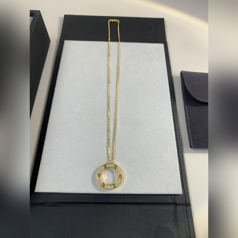 [原單對版] (配全套包裝) 卡地亞 Cartier經典Love滿鑽大餅項鍊。