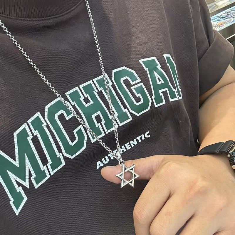 Chrome Hearts克羅心 經(jīng)典複古六芒星吊墜 經(jīng)典項鍊 凹凸造型不同的花