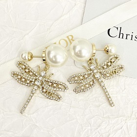 今日新款] DIOR耳釘熱銷款火爆上新 迪奧水鑽小蜻蜓雙珠耳釘 栩栩如生的蜻蜓造