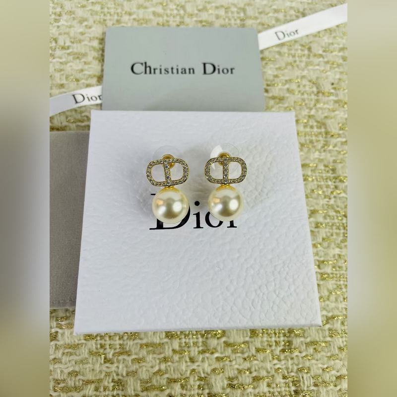 迪奧Dior經典款珍珠耳釘