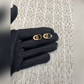 迪奧Dior新款迷你珍珠耳釘