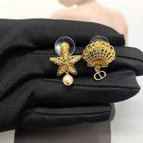 迪奧Dior新款鏤空貝殼耳釘