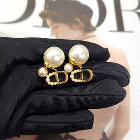 迪奧Dior新款c珍珠耳釘